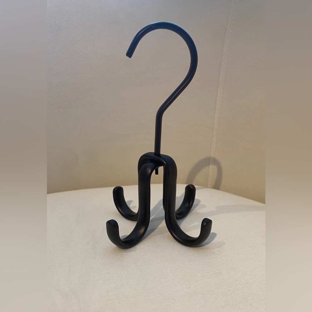 Closet Accessory - Belt, tie, scarf hanger - NWOT